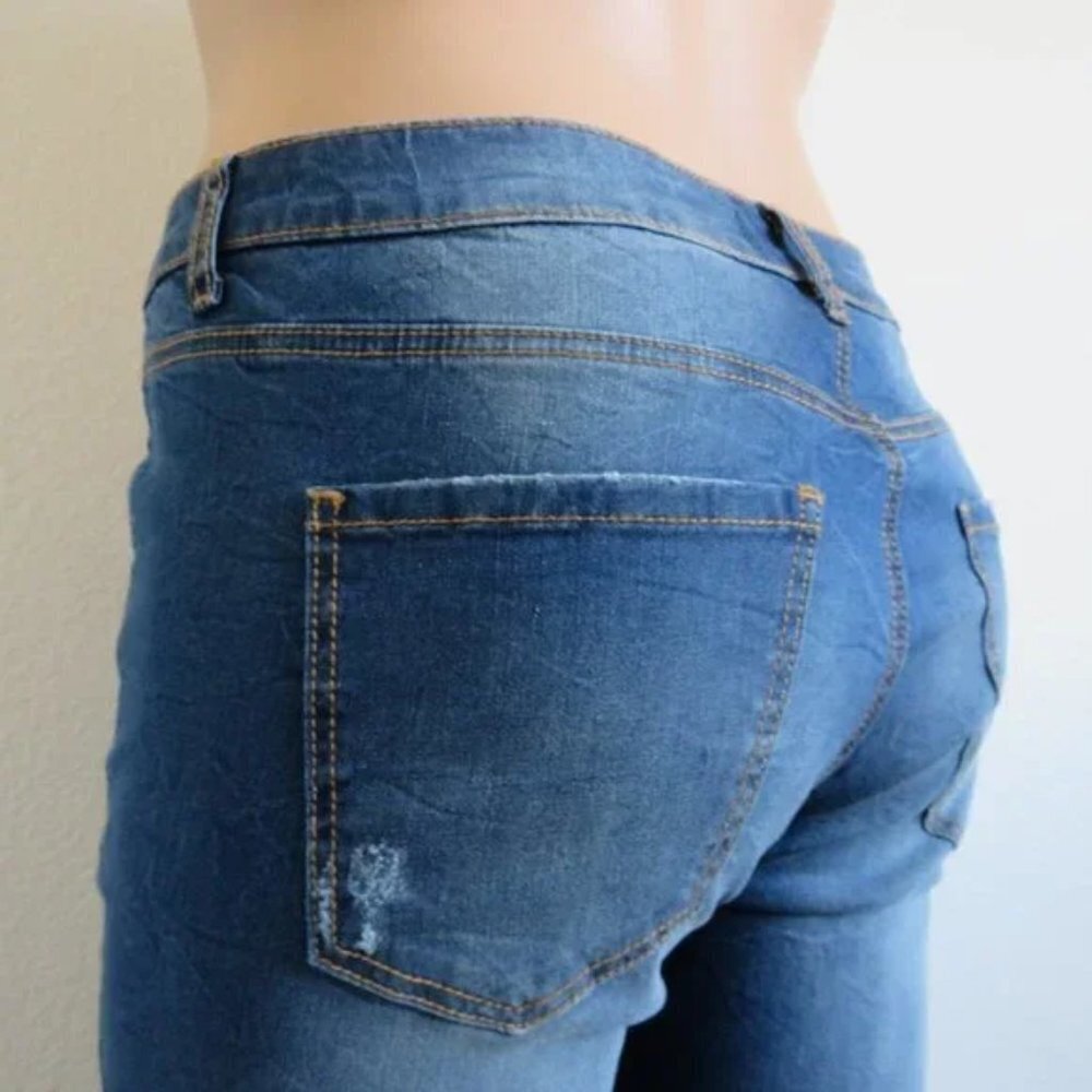 LANE BRYANT Jeans Women's Destressed Medium Rinse Straight Leg Plus Size 20 NWT - Picture 1 of 3